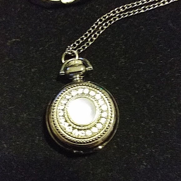 Jewelry - Picture 3 of 3